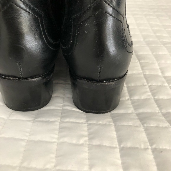 Sylish Black leather Marc Fisher booties with pointy toes, size 9.5 - Picture 5 of 11